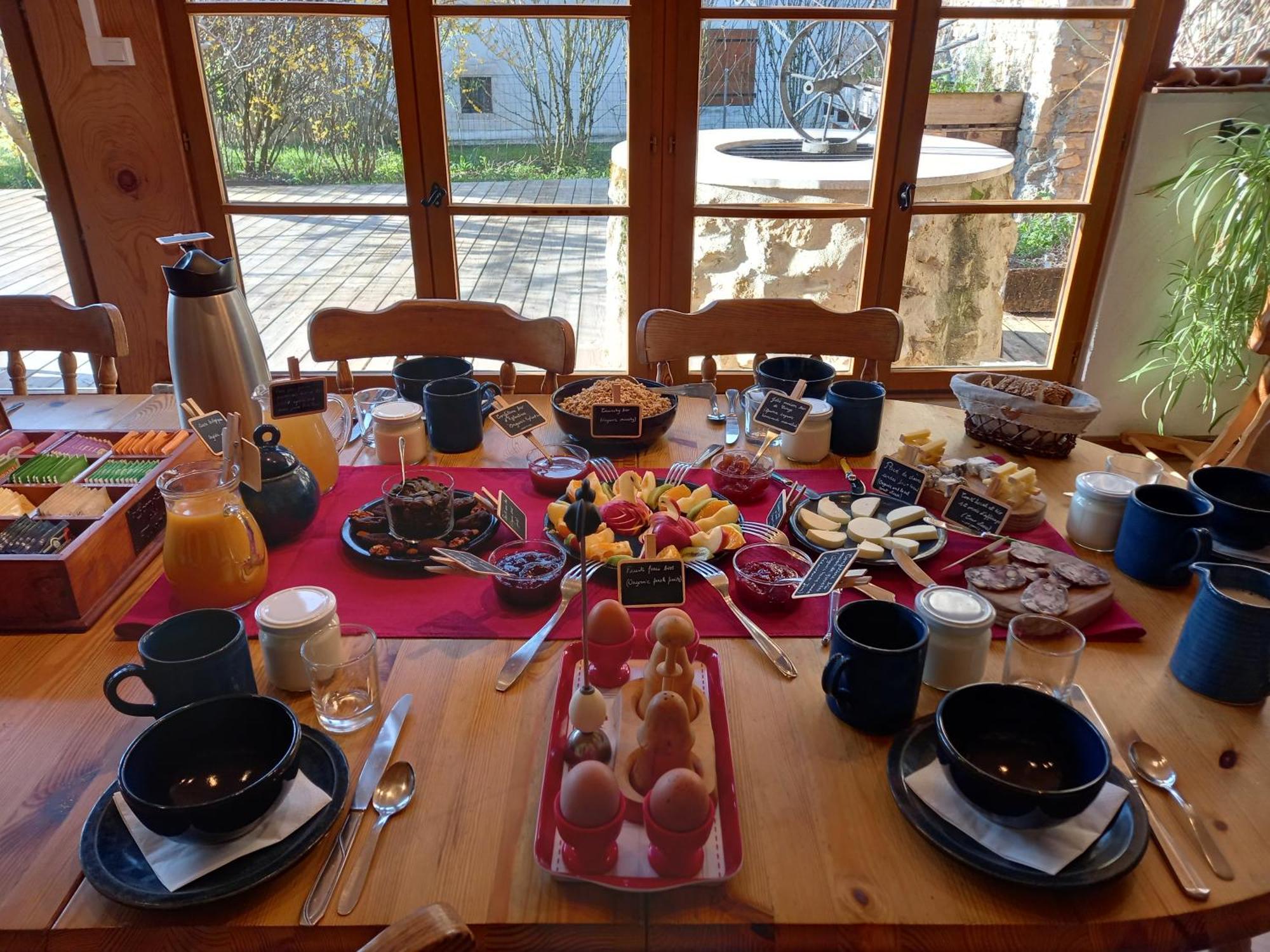 Valreley, Chambres Et Table D'Hotes Eco-Friendly Avec Bain Nordique Au Sud Du Massif Du Jura Champagne-en-Valromey Luaran gambar